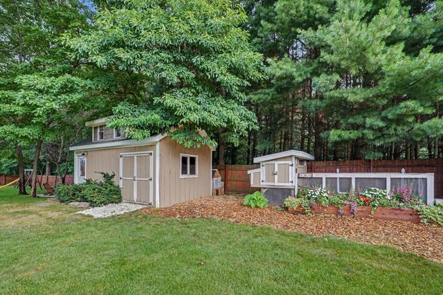 32190 Pinedale Lane, Gobles, MI 49055