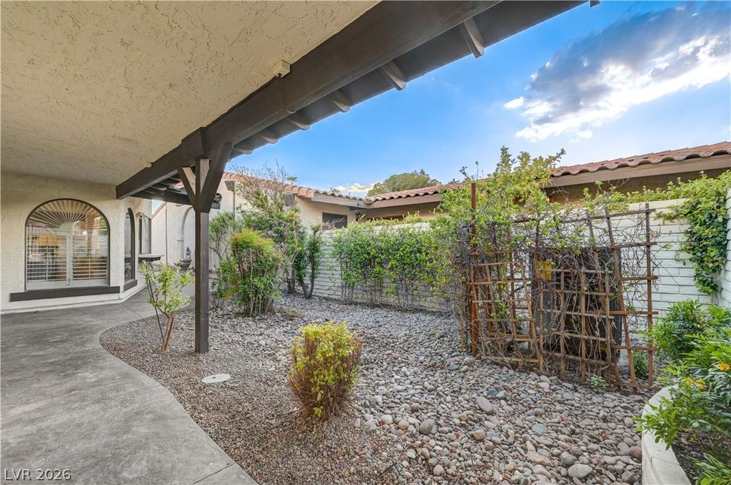 3005 Plaza De Rosa, Las Vegas, NV 89102 — photo 5