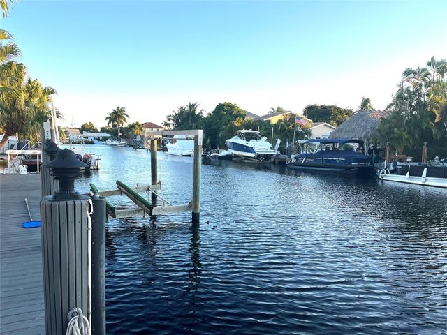 380 SE 12th Ave, Pompano Beach, FL 33060
