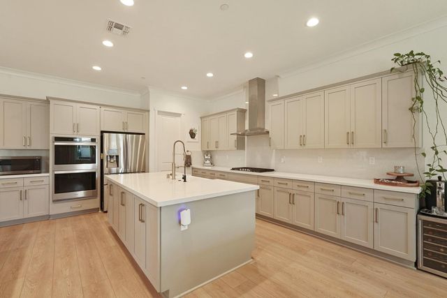 3242 Shrute Dr, Lathrop, CA 95330