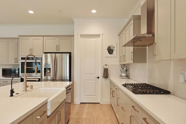 3242 Shrute Dr, Lathrop, CA 95330