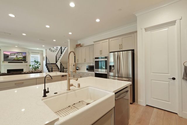 3242 Shrute Dr, Lathrop, CA 95330