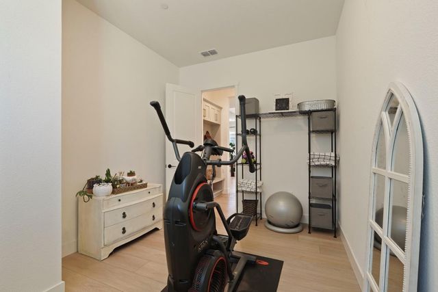 3242 Shrute Dr, Lathrop, CA 95330