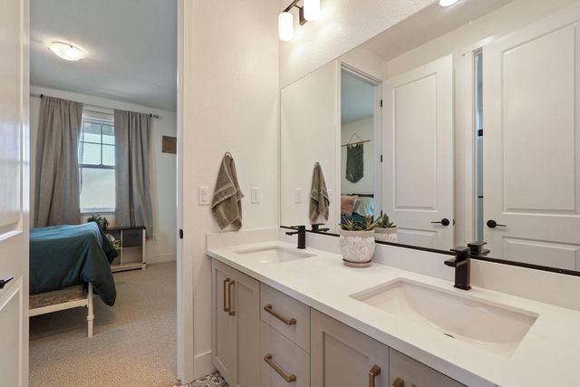 3242 Shrute Dr, Lathrop, CA 95330