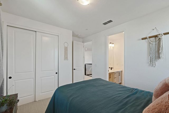 3242 Shrute Dr, Lathrop, CA 95330