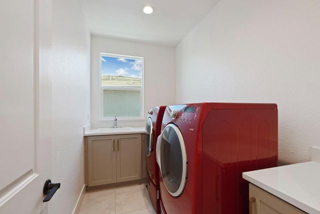 3242 Shrute Dr, Lathrop, CA 95330