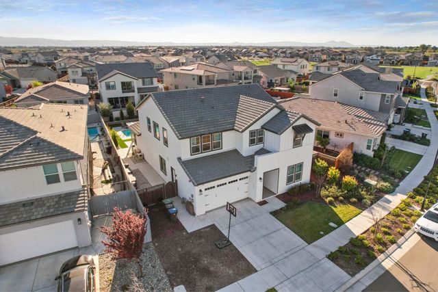 3242 Shrute Dr, Lathrop, CA 95330