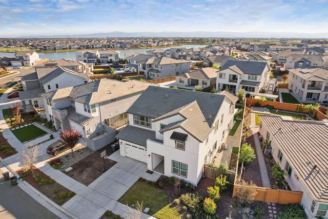 3242 Shrute Dr, Lathrop, CA 95330