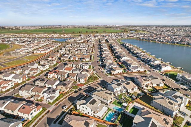 3242 Shrute Dr, Lathrop, CA 95330