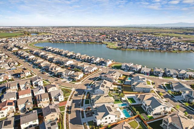 3242 Shrute Dr, Lathrop, CA 95330