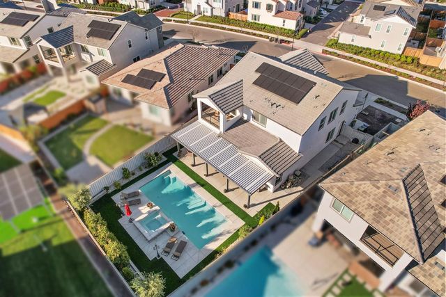 3242 Shrute Dr, Lathrop, CA 95330