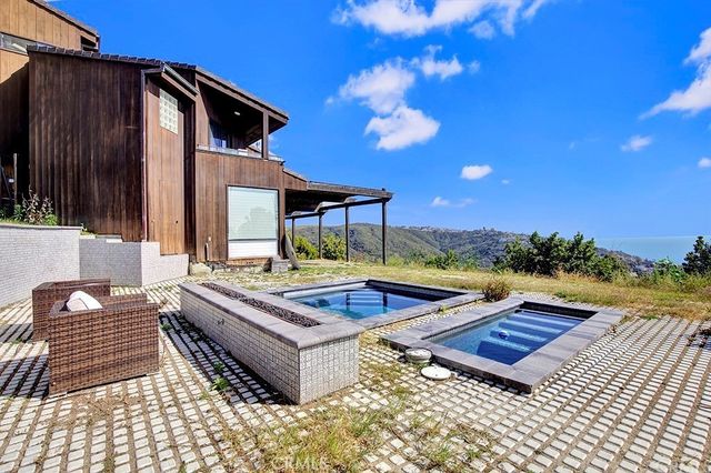 2155 Temple Hills, Laguna Beach, CA 92651