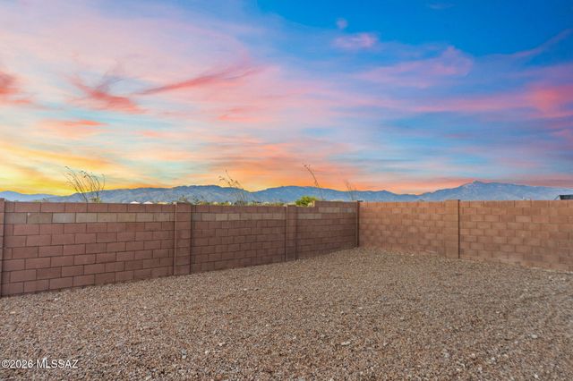 12143 E Rose Frances Drive, Vail, AZ 85641