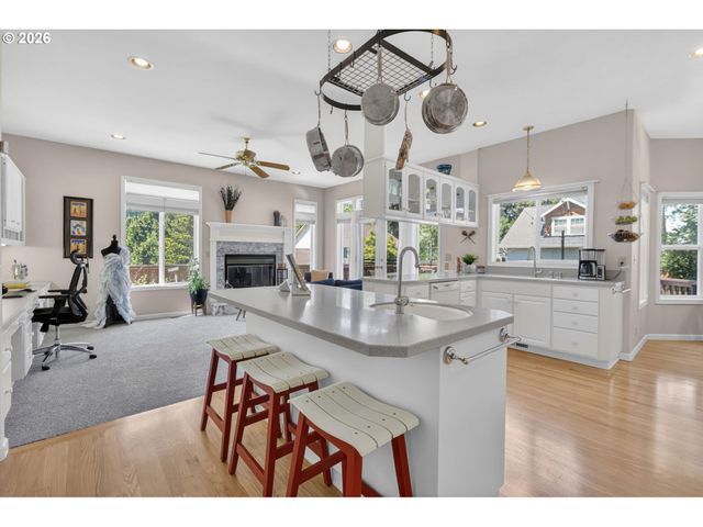 2669 AUGUSTA St, Eugene, OR 97403