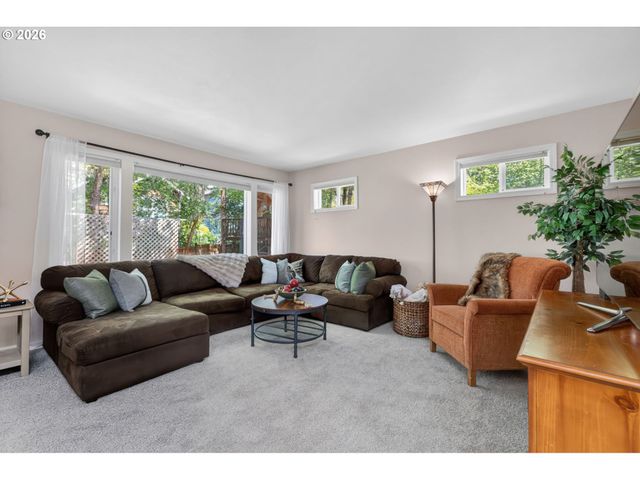 2669 AUGUSTA St, Eugene, OR 97403