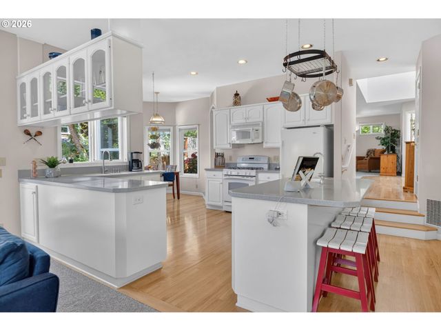 2669 AUGUSTA St, Eugene, OR 97403