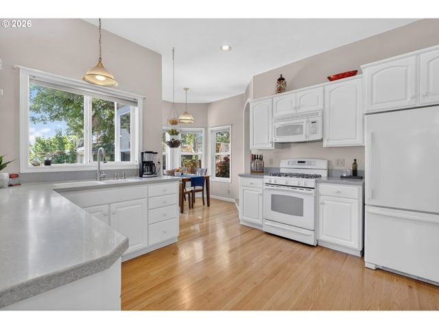 2669 AUGUSTA St, Eugene, OR 97403