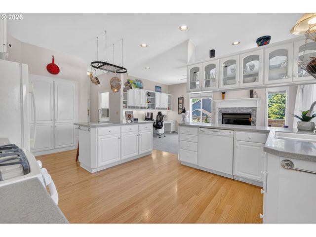 2669 AUGUSTA St, Eugene, OR 97403