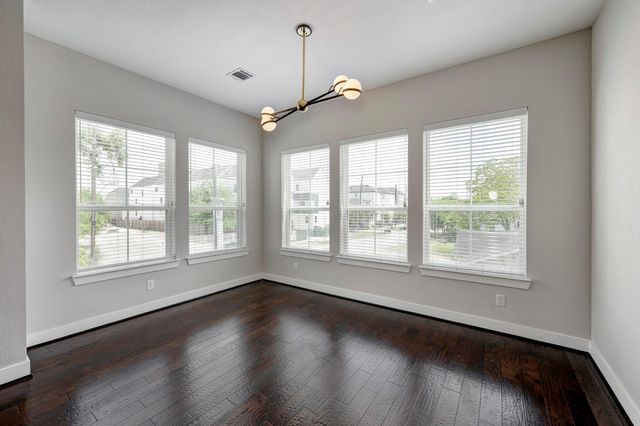 2424 Couch Street, Houston, TX 77008