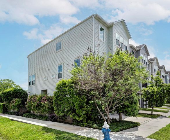 2424 Couch Street, Houston, TX 77008