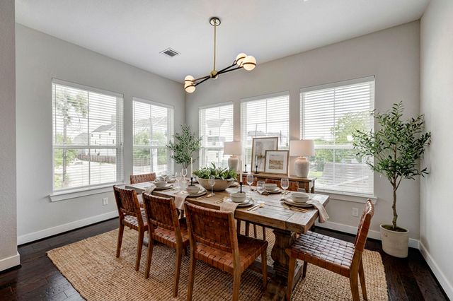 2424 Couch Street, Houston, TX 77008