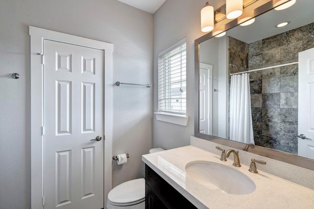 2424 Couch Street, Houston, TX 77008