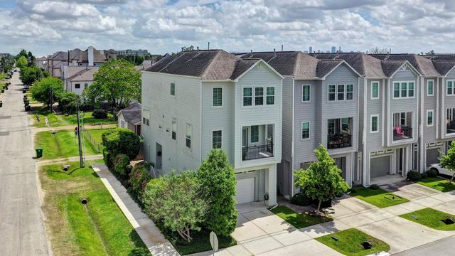 2424 Couch Street, Houston, TX 77008