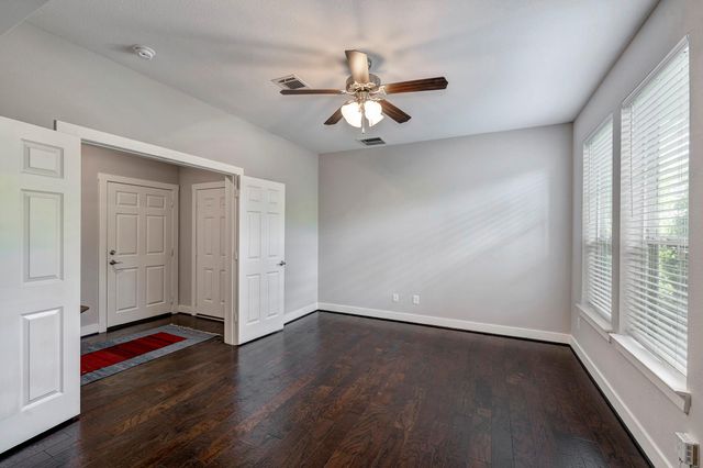 2424 Couch Street, Houston, TX 77008