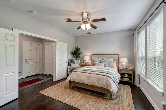 2424 Couch Street, Houston, TX 77008