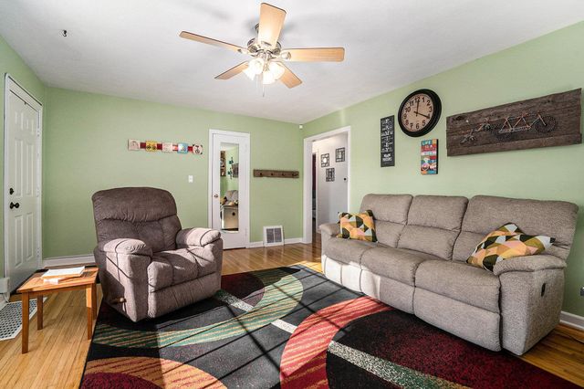 1711 W Clinton Street, Goshen, IN 46526