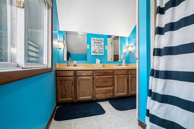 1711 W Clinton Street, Goshen, IN 46526