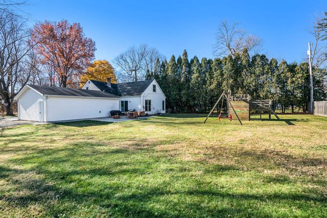 1711 W Clinton Street, Goshen, IN 46526