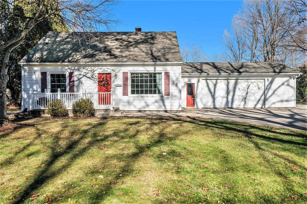 1711 W Clinton Street, Goshen, IN 46526