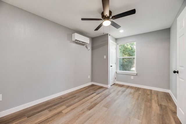 1512 Sherman Street, Arlington, TX 76012