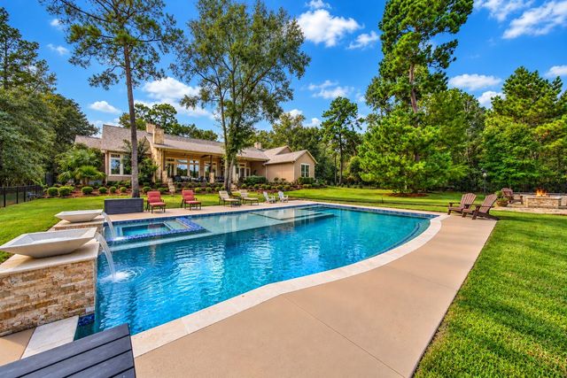 240 Lakeside Hills Drive, Montgomery, TX 77316