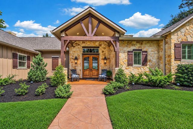 240 Lakeside Hills Drive, Montgomery, TX 77316