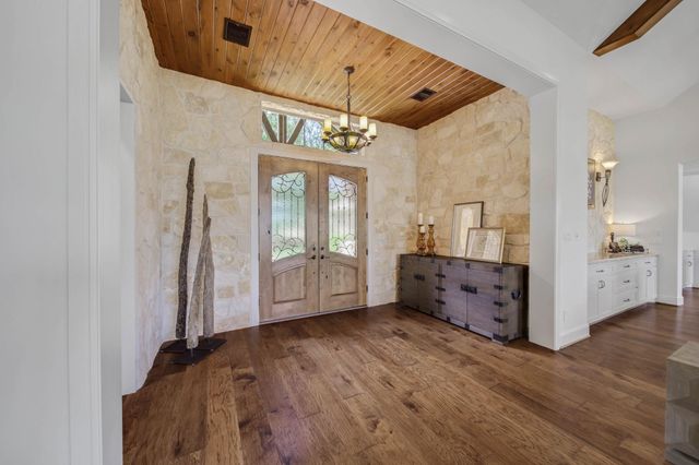 240 Lakeside Hills Drive, Montgomery, TX 77316