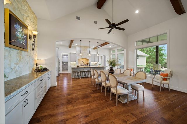 240 Lakeside Hills Drive, Montgomery, TX 77316