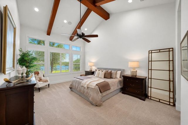 240 Lakeside Hills Drive, Montgomery, TX 77316