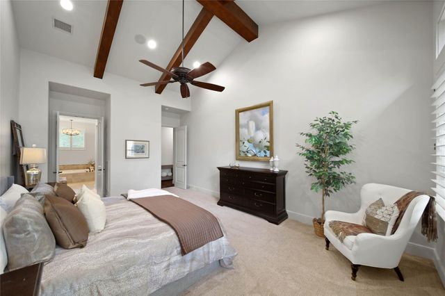 240 Lakeside Hills Drive, Montgomery, TX 77316
