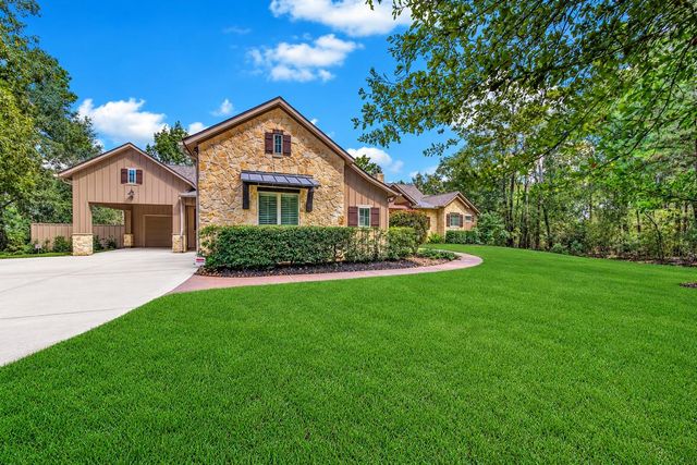 240 Lakeside Hills Drive, Montgomery, TX 77316