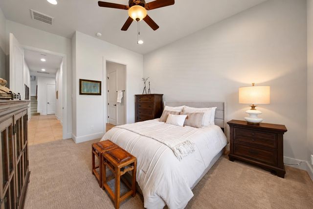 240 Lakeside Hills Drive, Montgomery, TX 77316