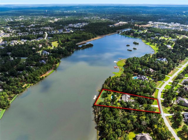 240 Lakeside Hills Drive, Montgomery, TX 77316