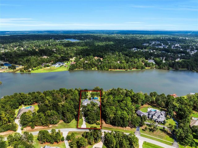 240 Lakeside Hills Drive, Montgomery, TX 77316