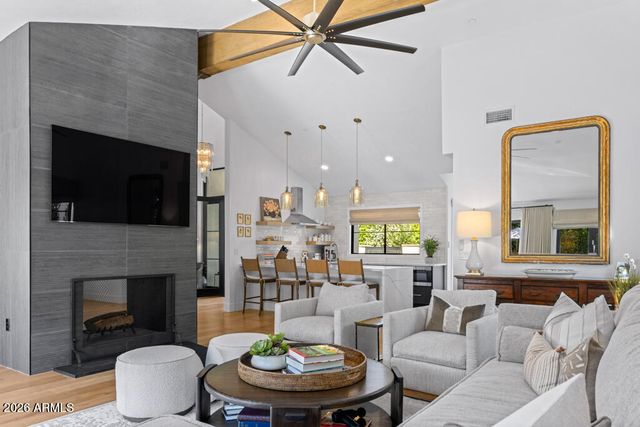 9627 E Gold Dust Avenue, Scottsdale, AZ 85258