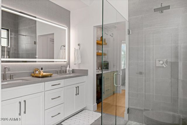 9627 E Gold Dust Avenue, Scottsdale, AZ 85258