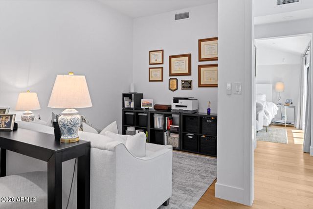 9627 E Gold Dust Avenue, Scottsdale, AZ 85258