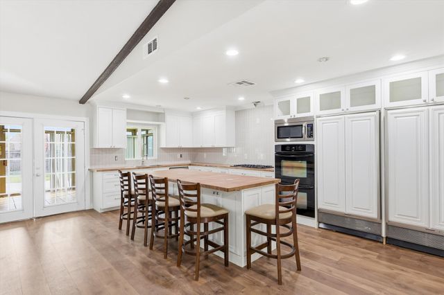 3304 Bellingham Court, Dallas, TX 75228