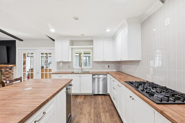 3304 Bellingham Court, Dallas, TX 75228