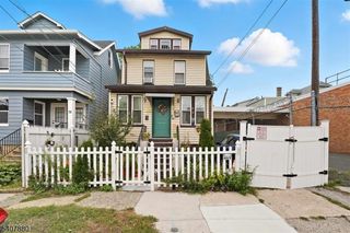 78 Valley St, Newark City, NJ 07106